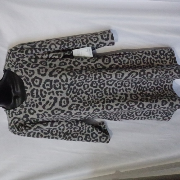 Velvet Torch Leopard Print soft stretchy Dress Round Neck Heathered NWT - Picture 1 of 7